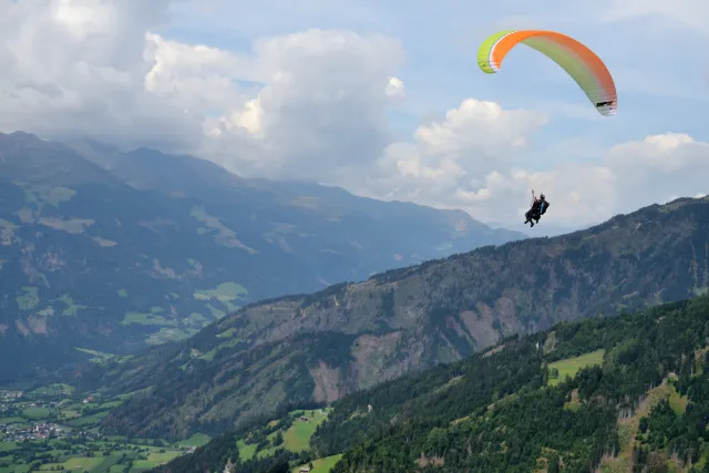 Im Flug mit Sicht auf Lienz