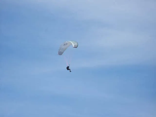 100_8608